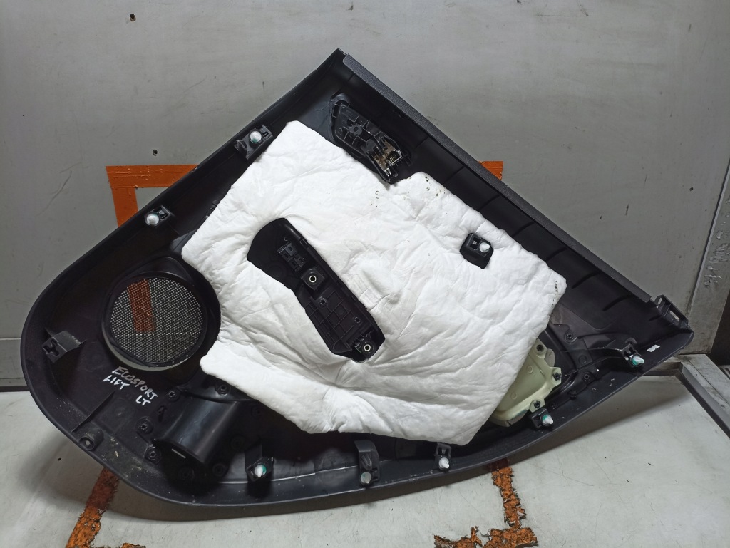 фото №4, Ford ecosport lift обшивка обивка дверь кожа левый задняя