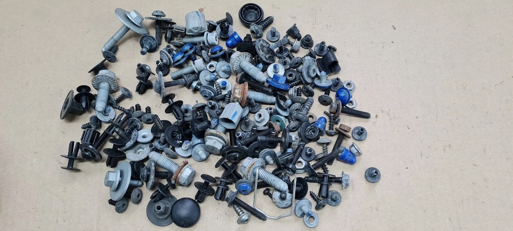 фото №7, S3 8y a3 болты винтики перед бампера поперечина lz5m vw audi