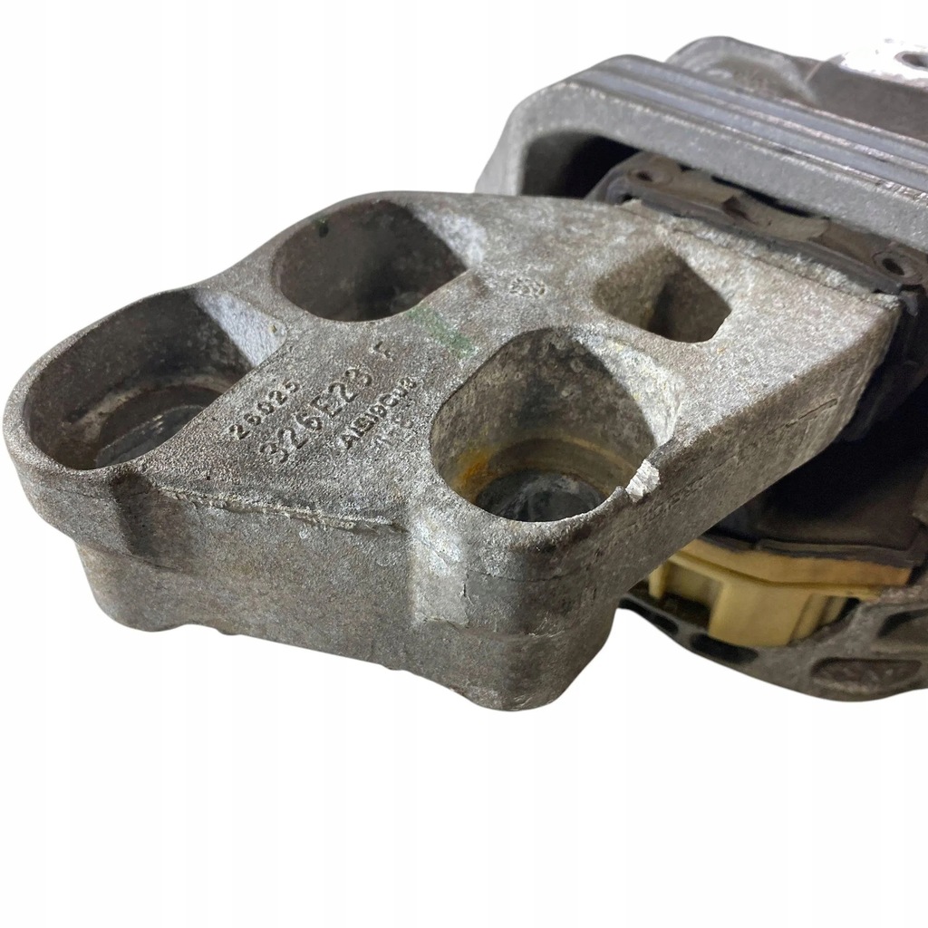 фото №7, Передняя подушка двигателя infiniti q30 112205da0a 2.0l бензиновый 2017