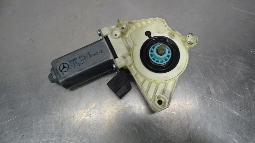 фото №1, Моторчик окон правый перед mercedes w245 b200