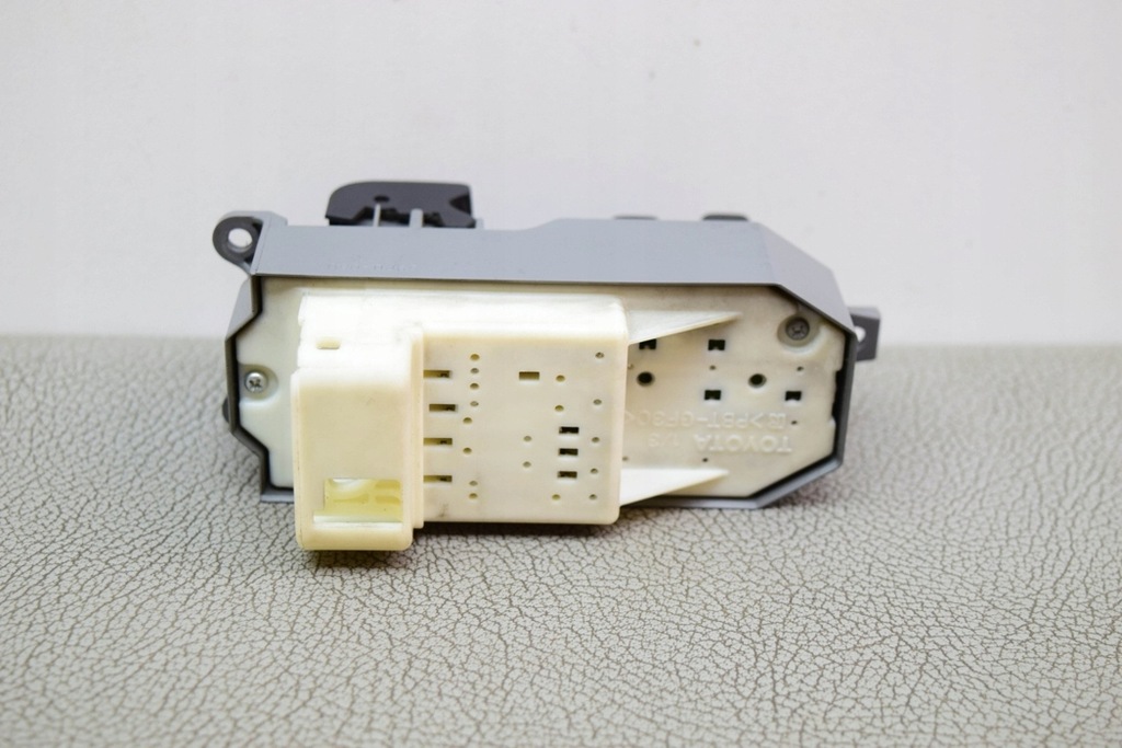 фото №8, Кнопка керування вікон лівих передніх двері toyota