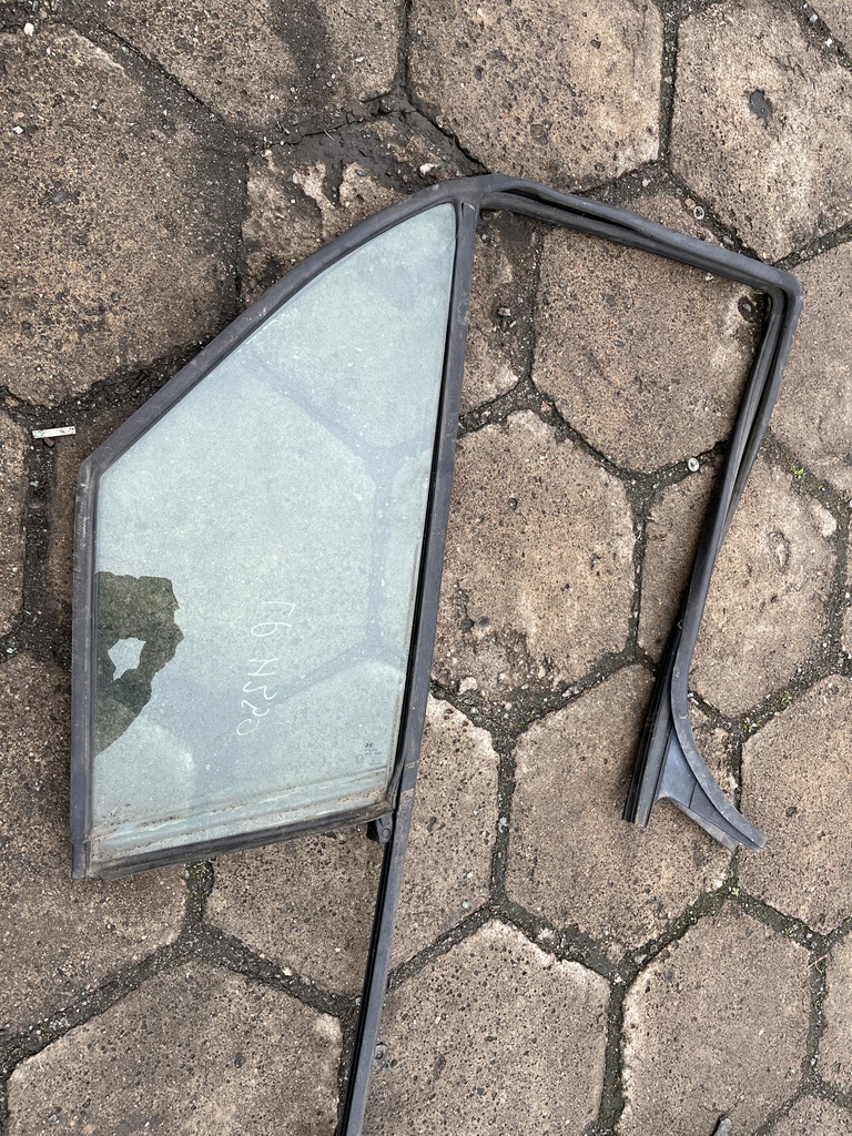фото №1, Скло двері ліва hyundai h350 15-23 прокладка