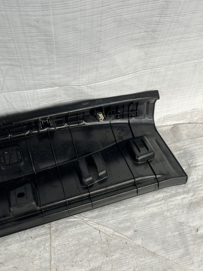 Купить Bmw f90 g30 защита накладка порог поперечина задний  заднего багажника 7373574