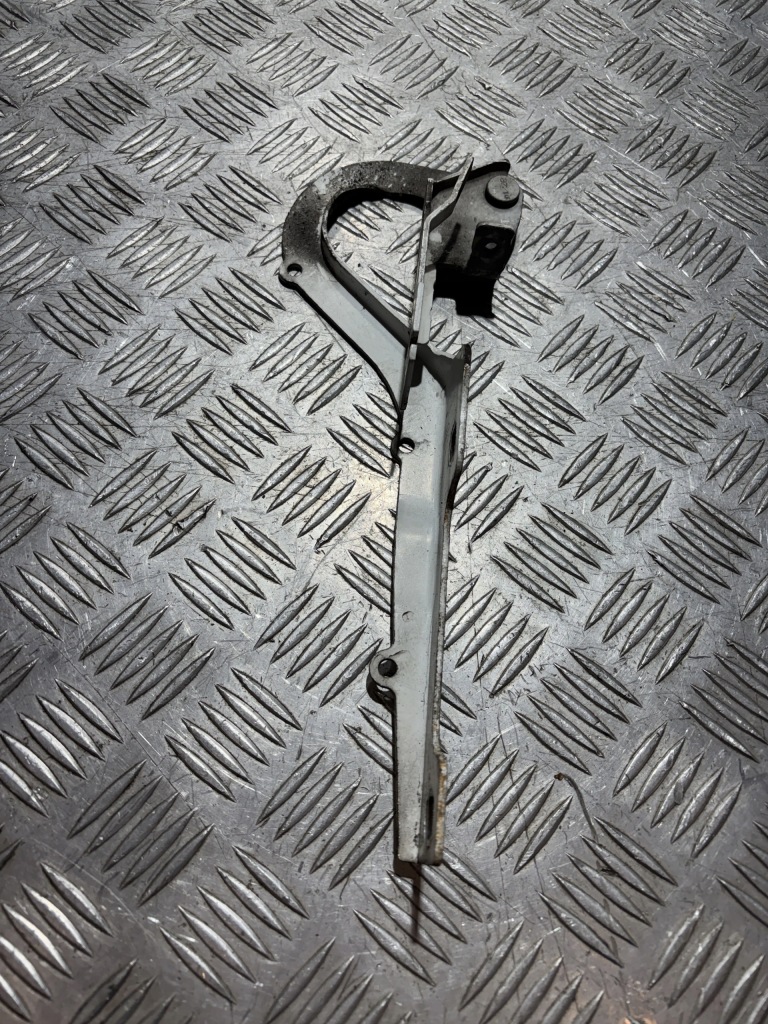 фото №1, Петля капот левый peugeot 2008 13- ewp