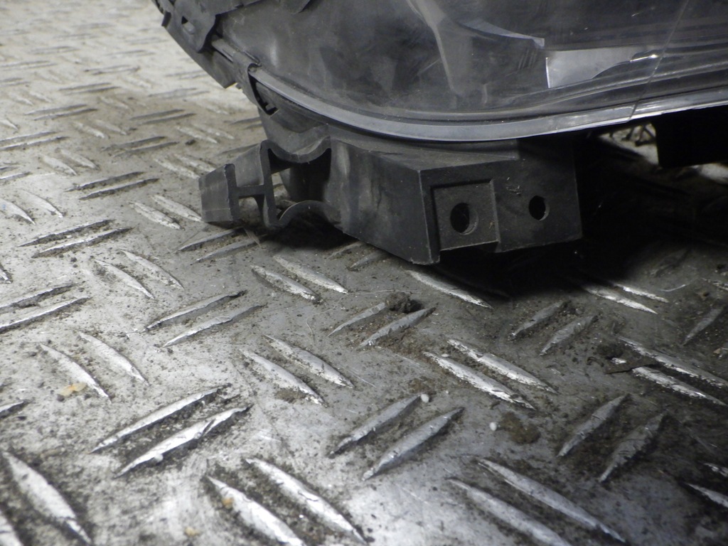 фото №7, Mercedes b klasa w246 лампа права 2468200261