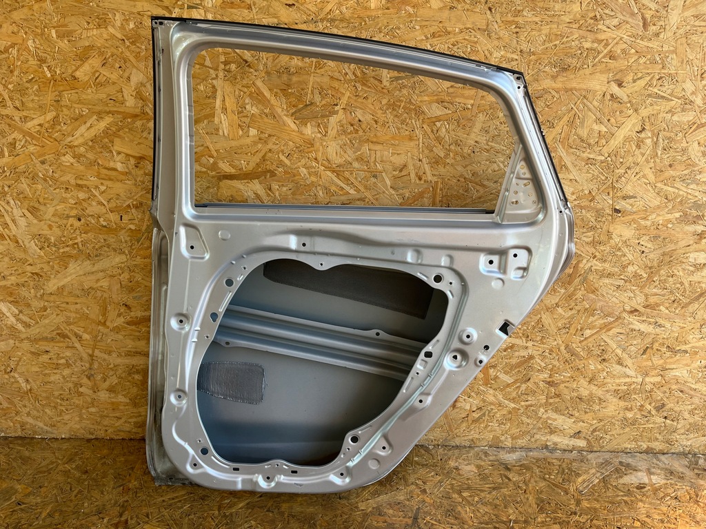 фото №16, Hyundai i30 i-30 iii 3 fastback 17- дверь задние задняя правое