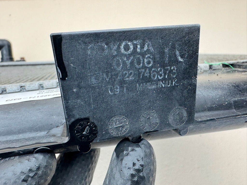 Toyota yaris 3 3 рестайлінг  14-20r радіатор інтеркулер mf422174-6373 Оригінал