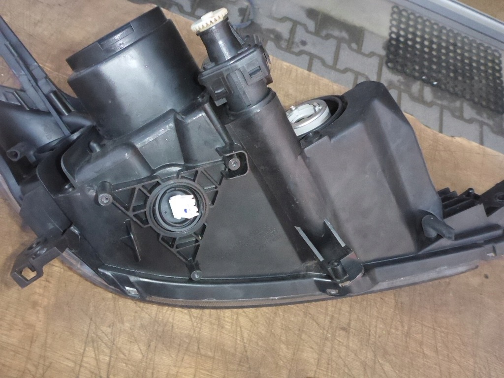 фото №12, Maza 3 03-09 ксенон лампа левая оригинал europa