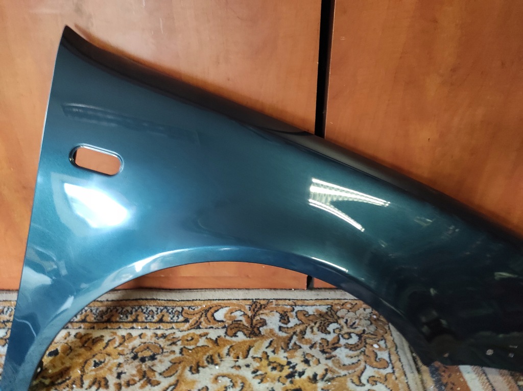 Крила правий перед volkswagen golf 4 lc6x в Україні