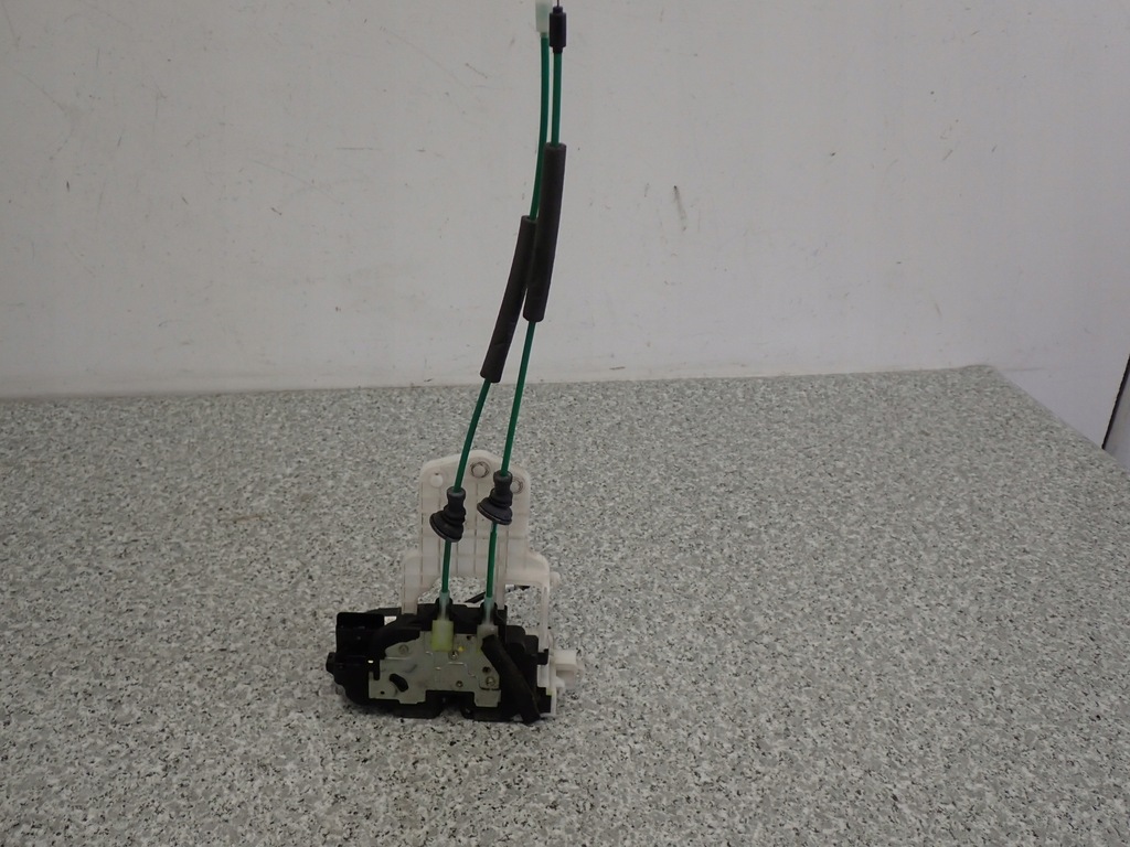 фото №1, Hyundai i30 07-12 замок дверь перед правый kombi