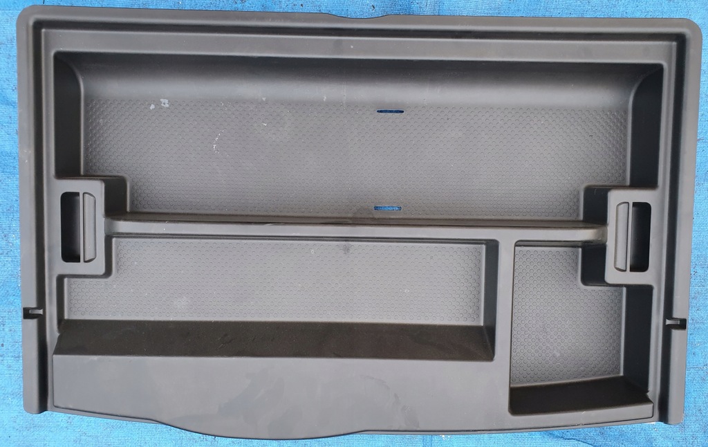 фото №1, Maserati levante бардачок полка багажник