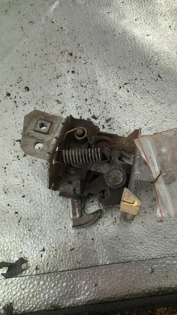 фото №1, Замок капот volvo v50