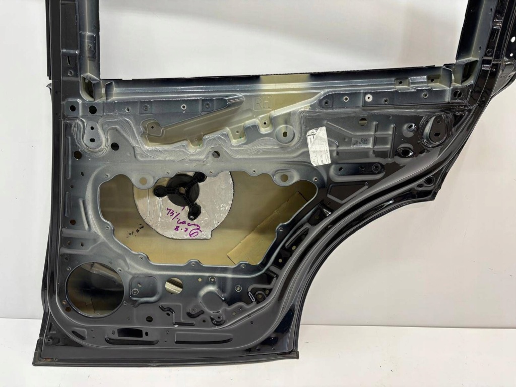 Tesla x дверь правое  задняя задняя 1028791-00-i с Разборки