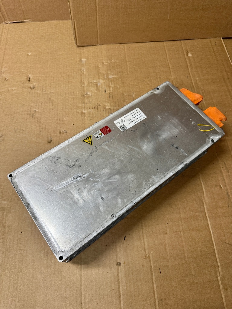 фото №1, Porsche taycan 9j1 зарядное устройство напряжения конвертер 9j1915681ah