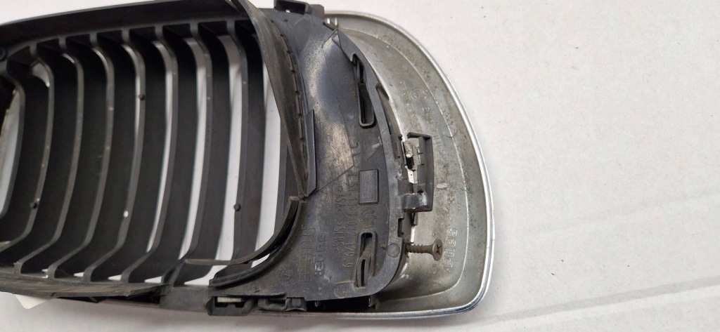 Решётка радиатора решётка  решётка капота решётка радиатора левая bmw e46 рестайлинг  7030549 Доставка