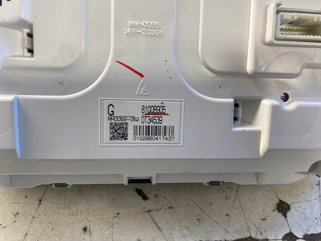 фото №11, Mitsubishi outlander iii phev счетчик приборы 8100b905