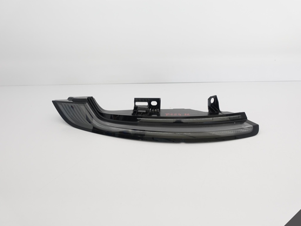 фото №1, Porsche 911 992 19- лампа led левая задняя europa