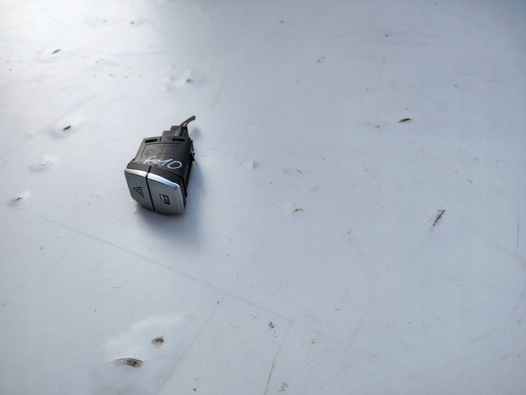 фото №1, Bmw кнопка света аварийных 549576000 europa