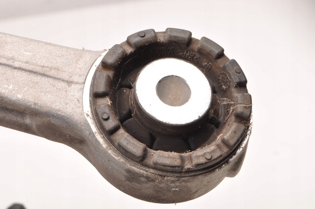 фото №5, Volvo xc90 ii рычаг правый перед передний верхний 31360633