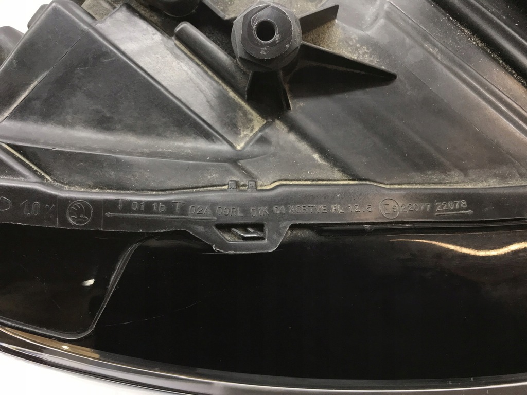 фото №14, Лампа правая перед full led skoda scala