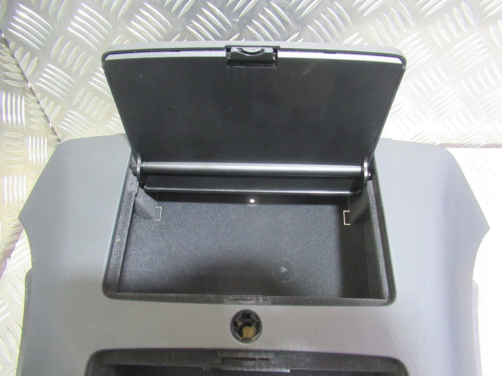 фото №4, Audi r8 бардачок задняя 427868675