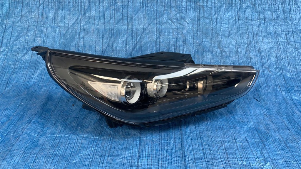 фото №1, Hyundai i30 2017- лампа права full led