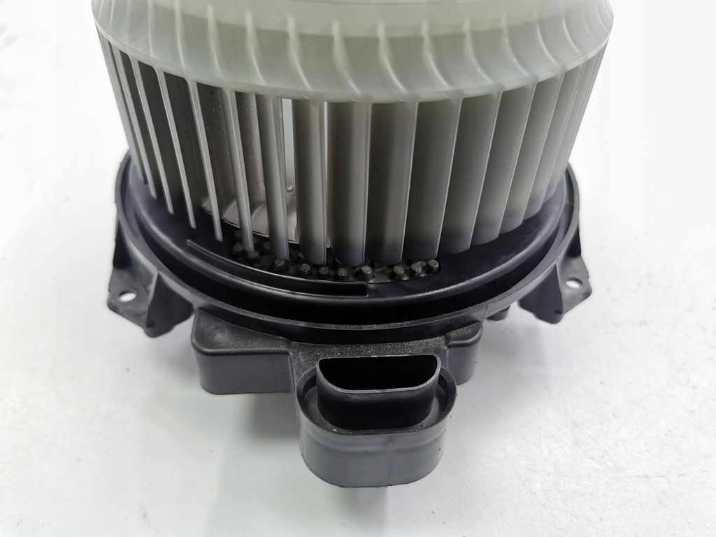 фото №7, Toyota auris 150 2012 вентилятор