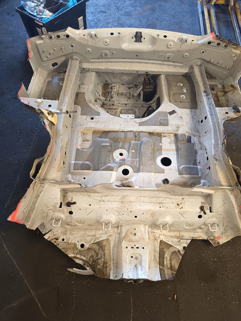 фото №5, Bmw f13 6 lift coupe pas задній задня піддон чверть a300 alpinweiss