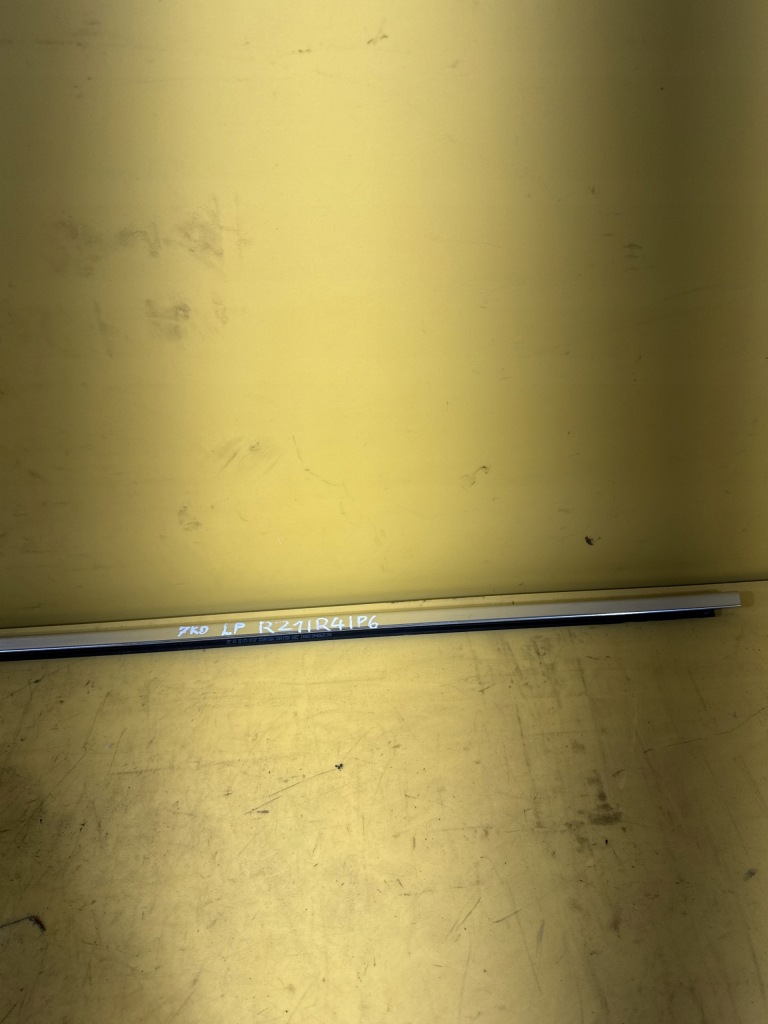 фото №1, Chevrolet orlando молдинг уплотнитель левый перед