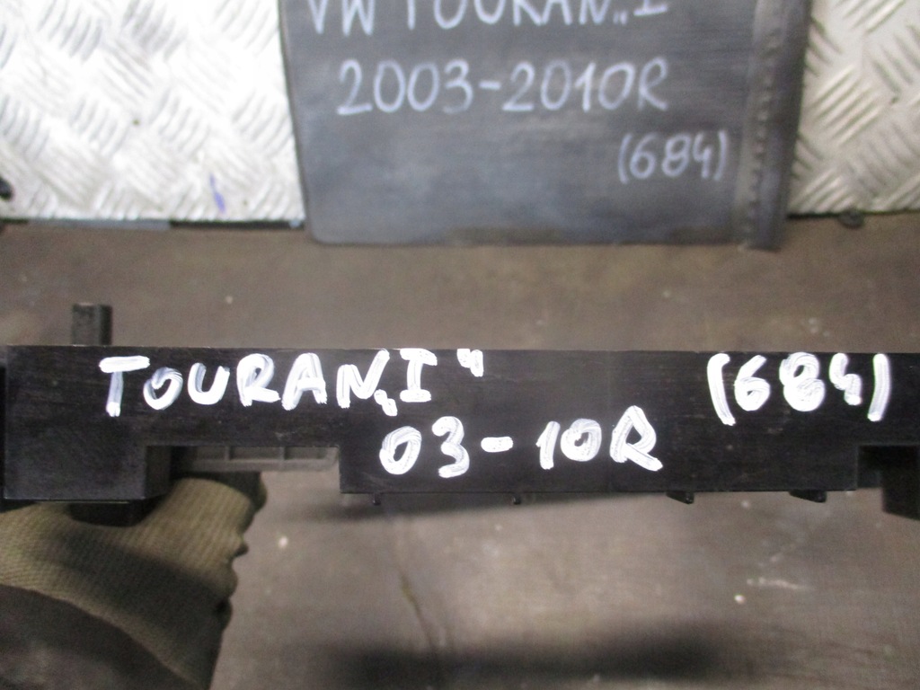 фото №4, Рамка радио vw touran i 03-10r 1t0858005