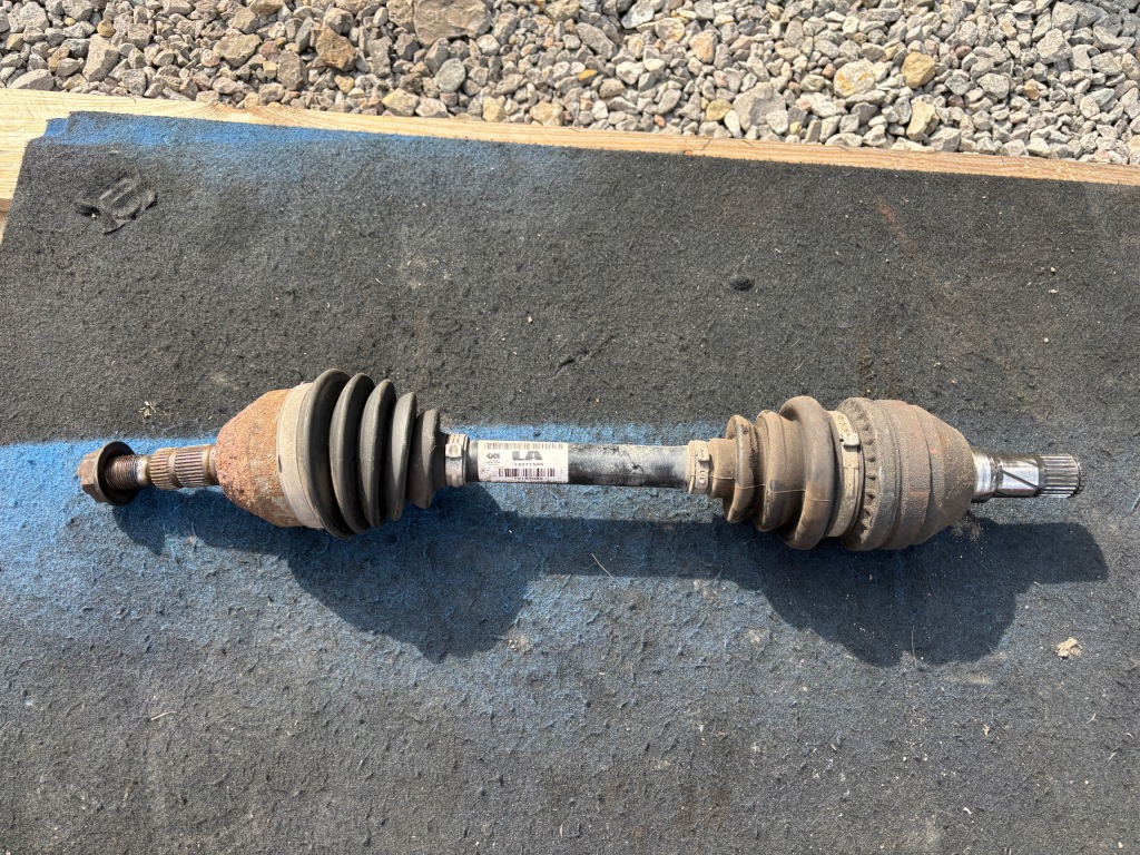 Купить Приводной вал левый перед opel astra j 1.4t 13271555