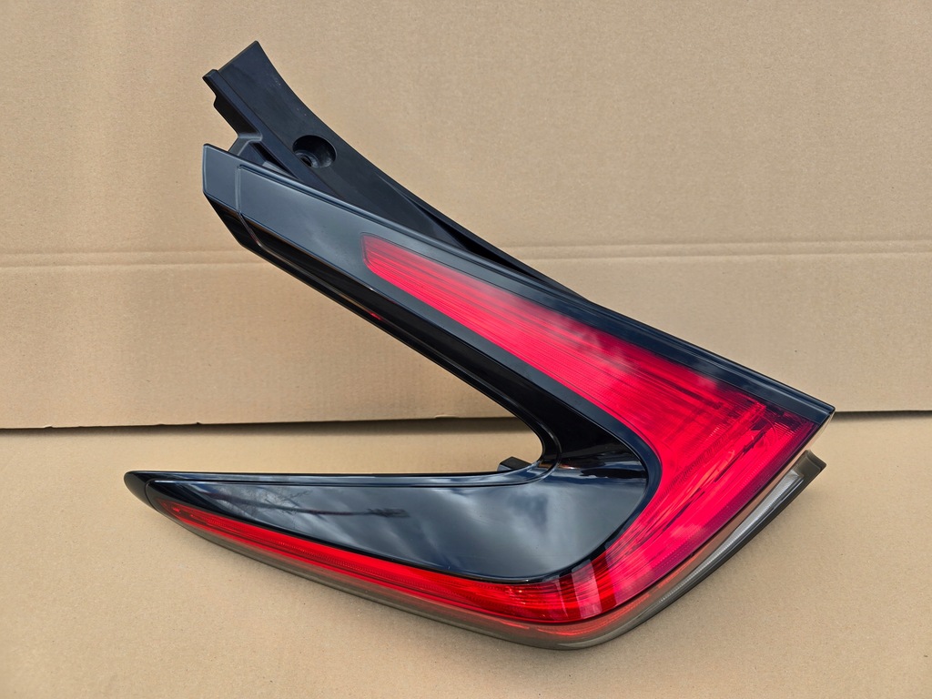 фото №1, Nissan leaf ii 2 лампа левая задняя 26555-5sh0a