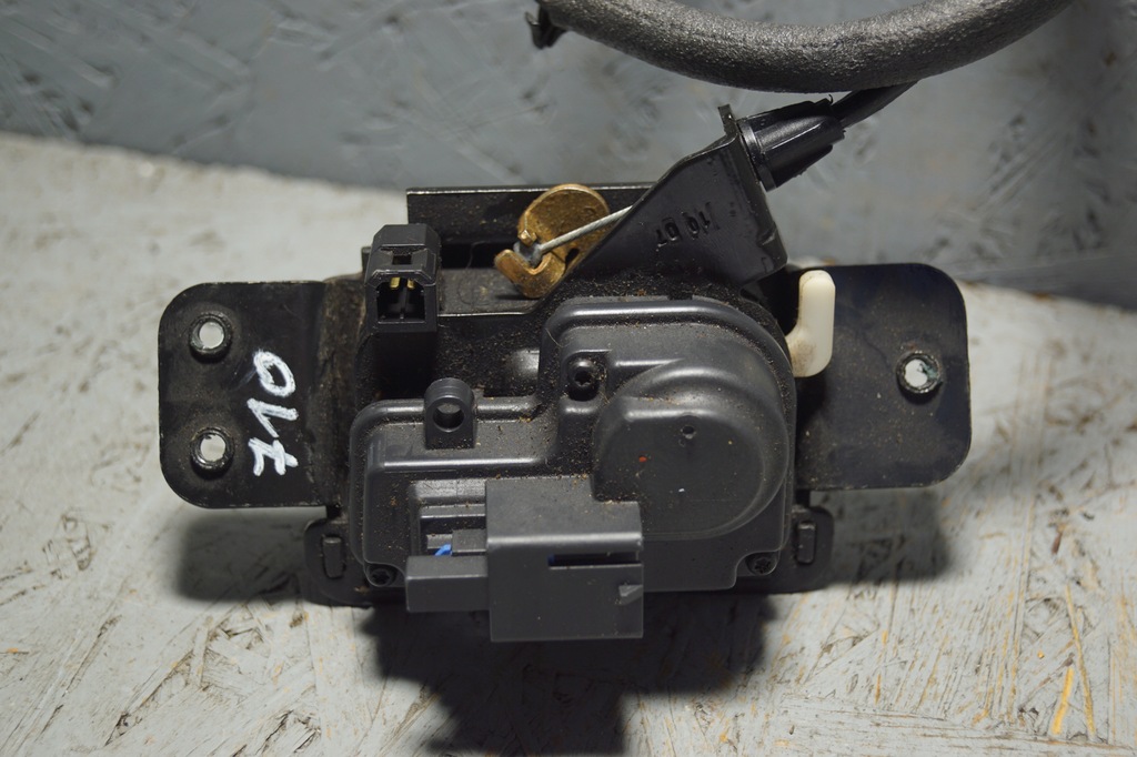 фото №7, Замок крышки багажника dodge caliber