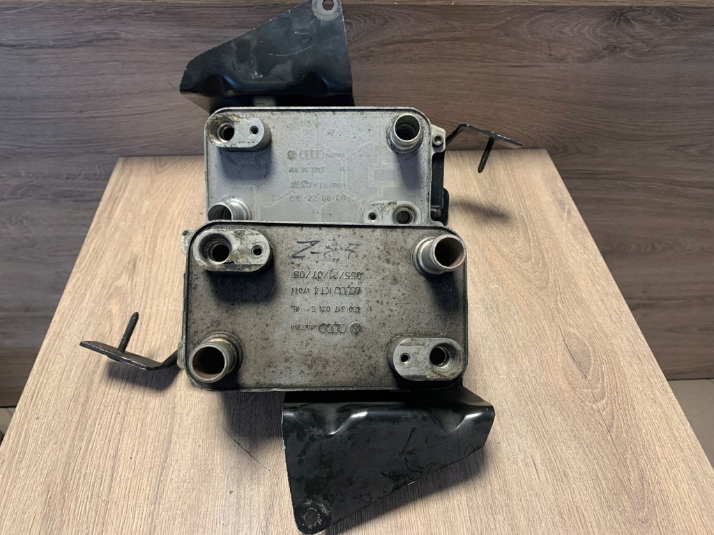 фото №9, Audi a8 d3 радіатор оливи 4e0317021e комплектна