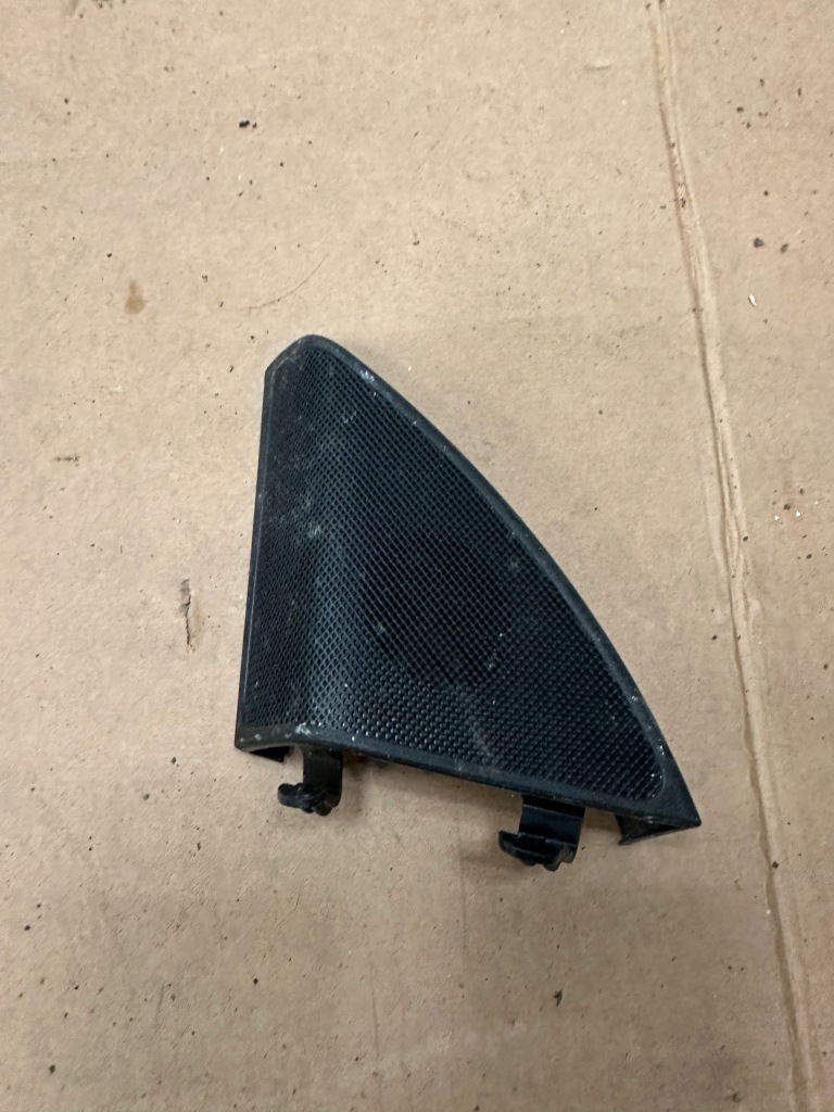 фото №1, Mercedes w205 защита треугольник динамика левый перед