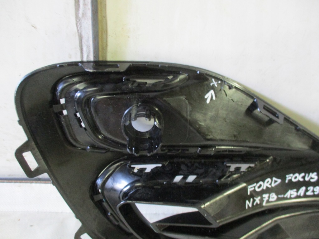 Решётка бампера левая ford focus mk4 titanium nx7b-15a299-e Недорого