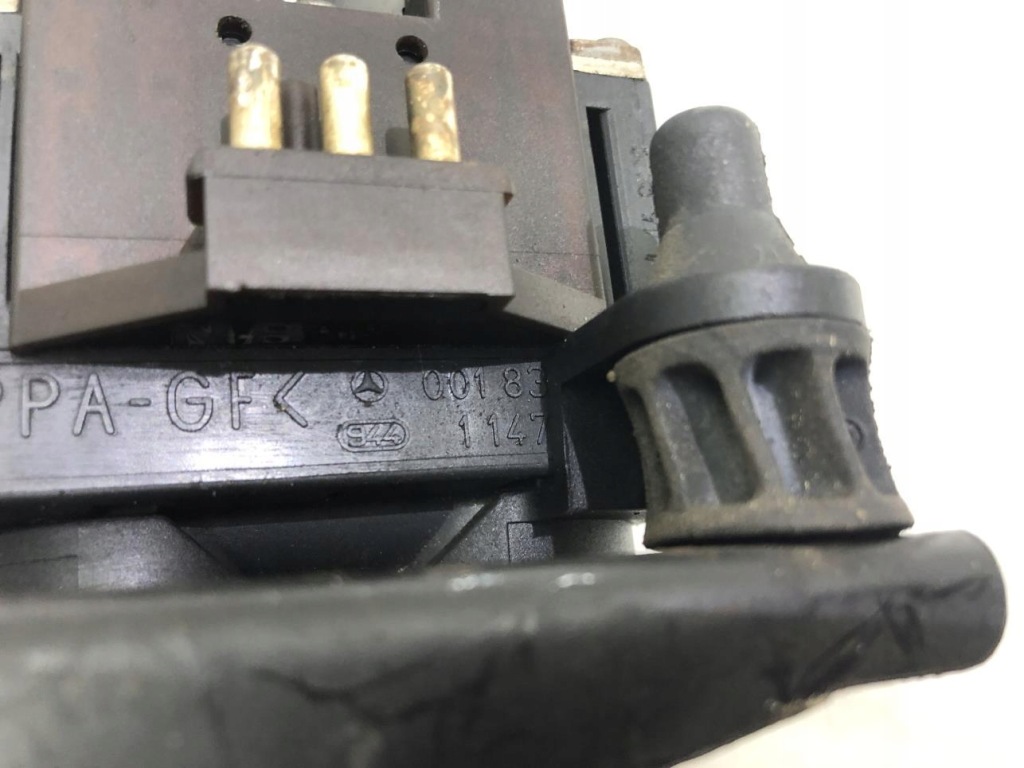 фото №1, Накладка поріг правий задня mercedes w204 2046860236