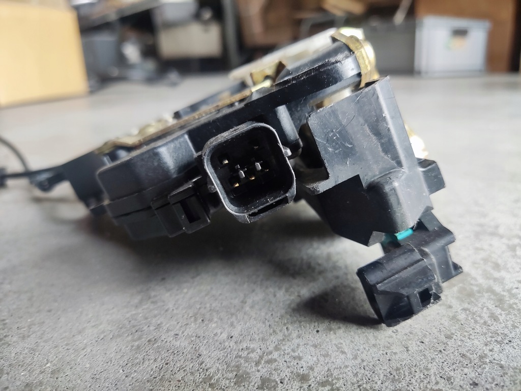 фото №5, Mitsubishi colt czc cabrio замок правый пассажира