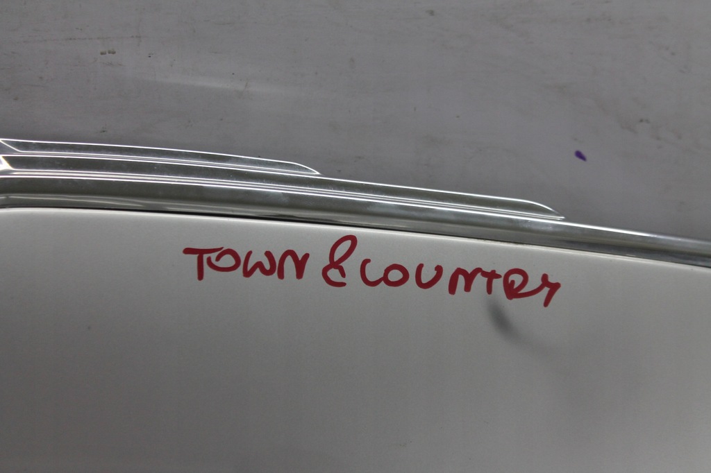 фото №9, Капот кришка двигуна chrysler town country 07-