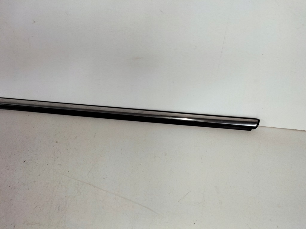 фото №3, Молдинг уплотнитель правая mini cooper r55 r56 06-