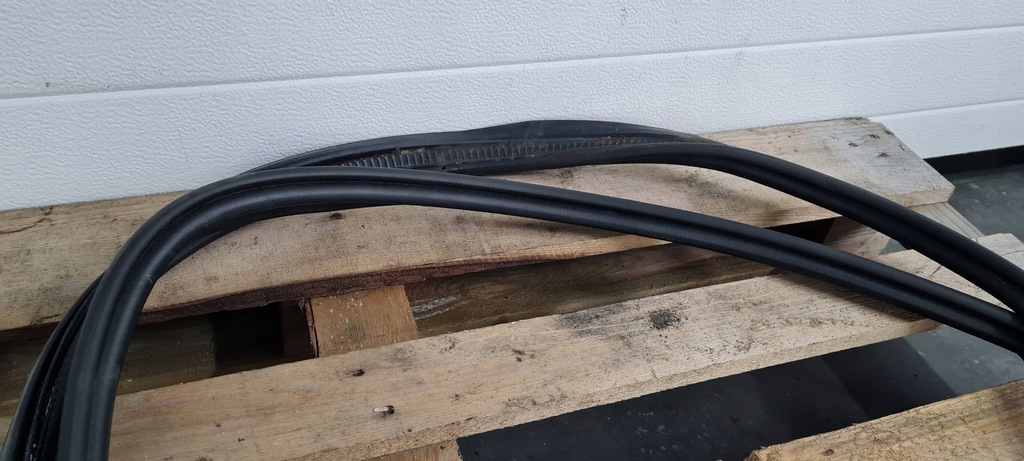 фото №6, A5 8w прокладка задняя задняя багажника 8w8827705b