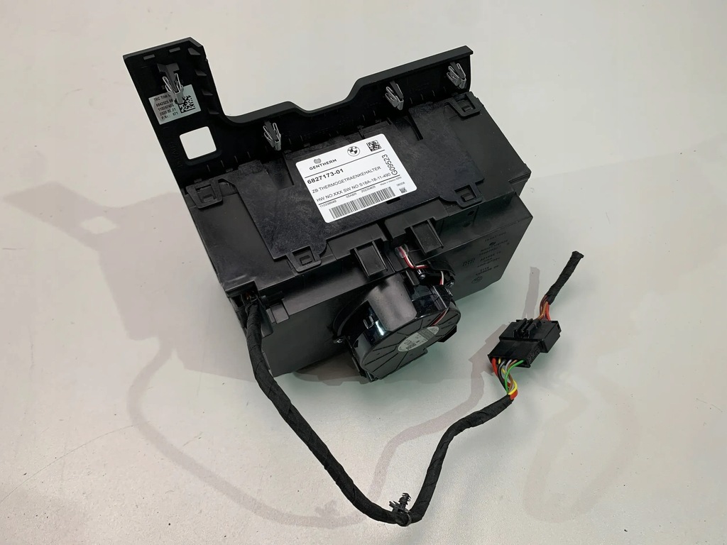 фото №5, Bmw xm x5 g05 g06 g07 кронштейн термический na напитки 6827173