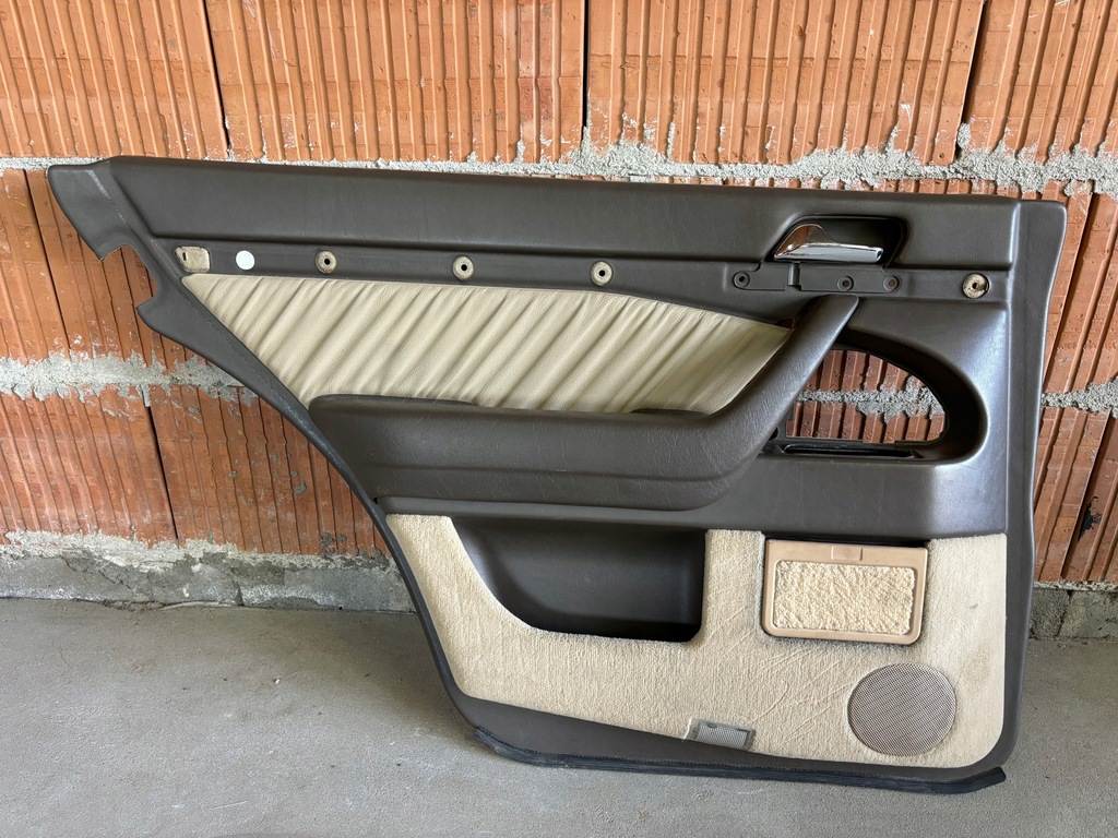 фото №1, Mercedes s w140 обшивка оббивка двері лівий задня шкіра