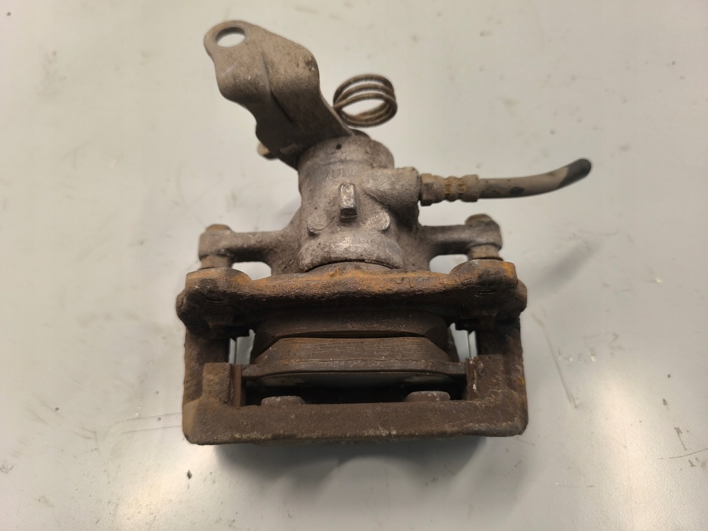 фото №1, Суппорт тормоза + скоба левый задняя задний alfa romeo 159 2.2 jts