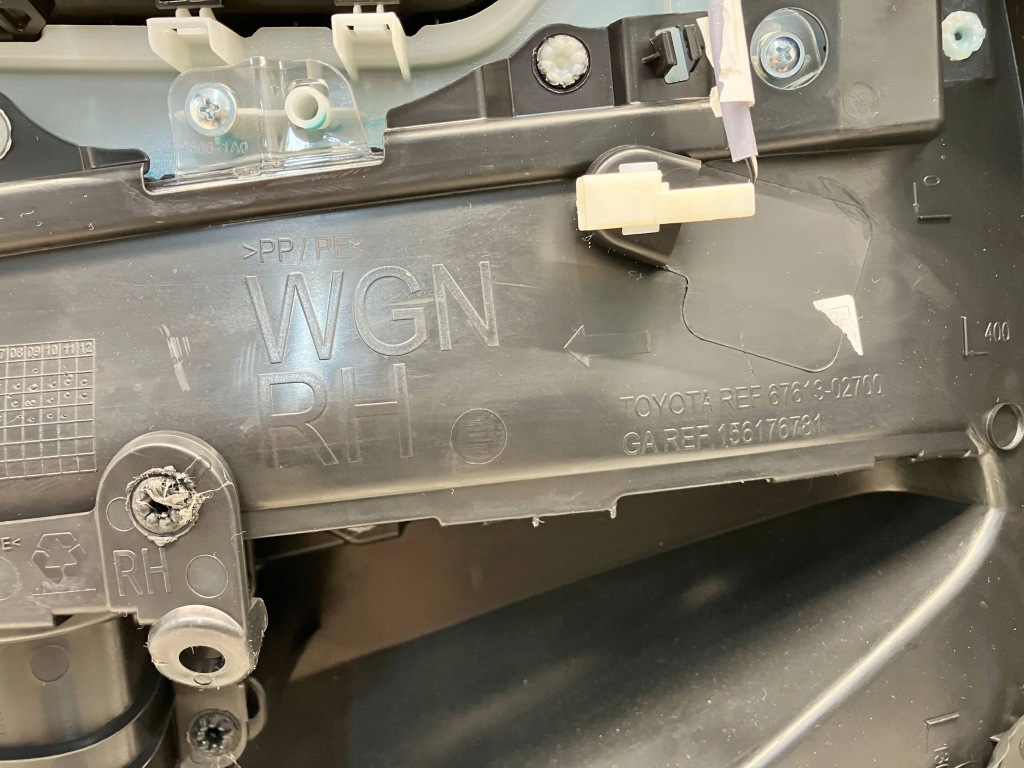 фото №12, Corolla e21 kombi обшивка обивка дверь задних правый задняя кожа led