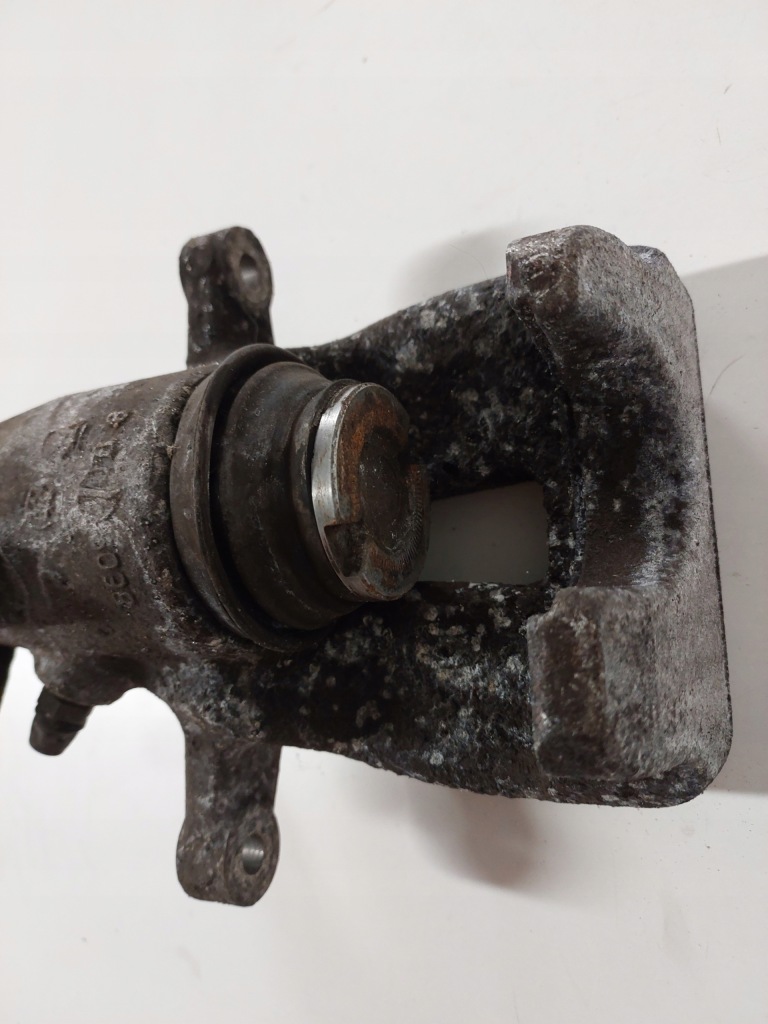 фото №4, Суппорт тормоза левый задняя skoda superb ii 3t trw