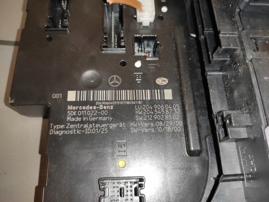Купити Mercedes c-klasa w204 коробка запобіжників модуль sam a2049060405 bdb