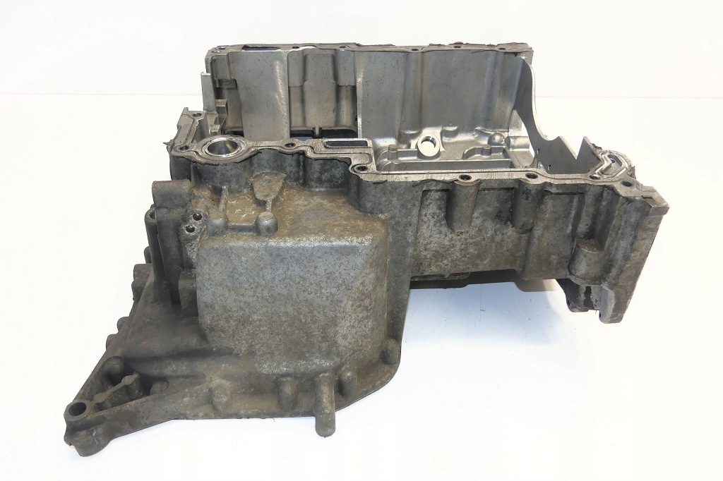 Купити Audi a4 b8 a5 8t 2.7 tdi cgk піддон масляна верхній