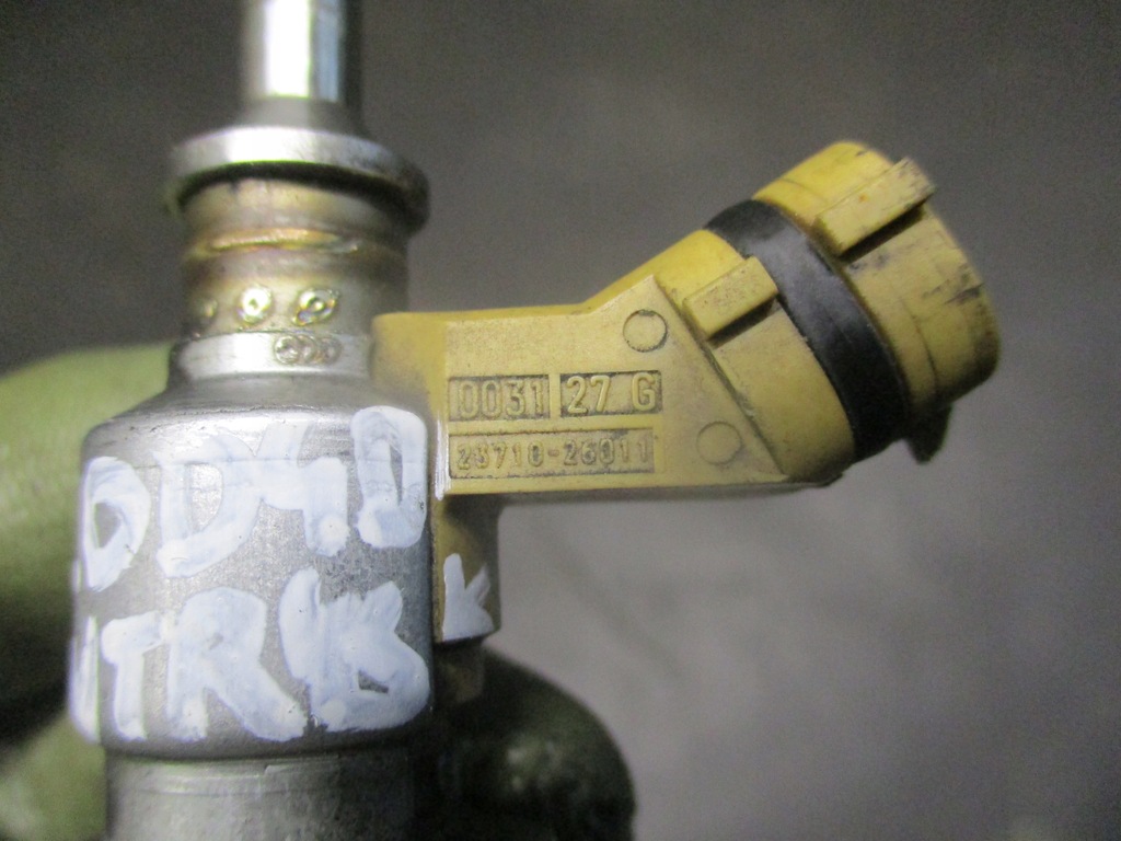 фото №9, Инжектор 5 , 23710-26011 toyota corolla verso ii 2.0 d4d 04-09 r.