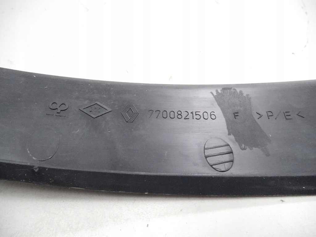 фото №8, Молдинг бампера перед renault laguna оригинальный номер 7700821506